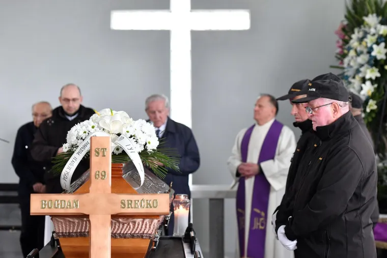 Pogledajte tko se sve oprostio od Srećka Bogdana: Na sprovodu i lica koja dugo nismo vidjeli