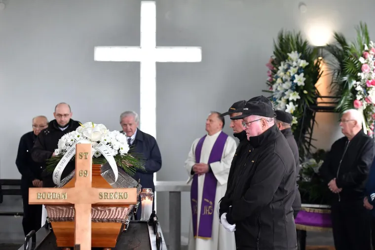 Pogledajte tko se sve oprostio od Srećka Bogdana: Na sprovodu i lica koja dugo nismo vidjeli