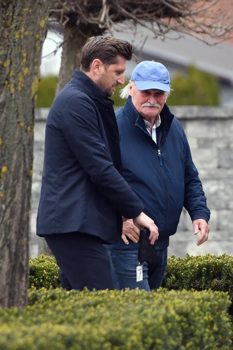 Pogledajte tko se sve oprostio od Srećka Bogdana: Na sprovodu i lica koja dugo nismo vidjeli