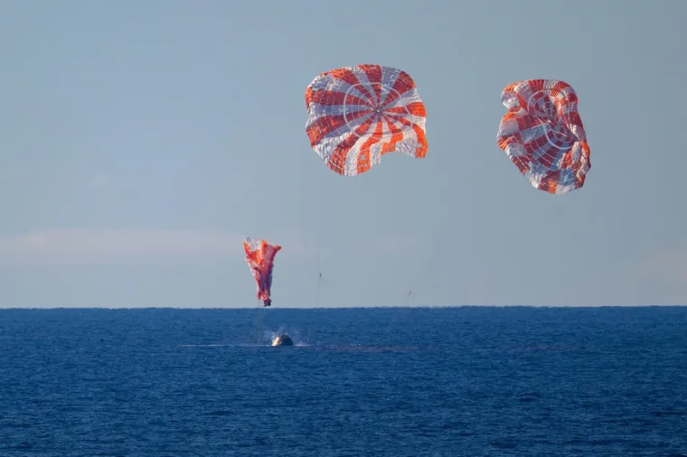 Prizori koji govore sve! Astronauti uspje&scaron;no stigli na Zemlju: Pogledajte trenutak kad su sletjeli u Tihi ocean