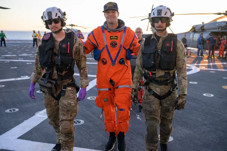 Prizori koji govore sve! Astronauti uspje&scaron;no stigli na Zemlju: Pogledajte trenutak kad su sletjeli u Tihi ocean