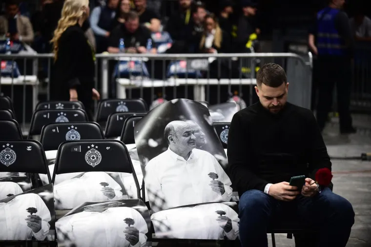 Muk u Areni pa gromoglasno &lsquo;Dule!&rsquo;: Ovako je izgledao opro&scaron;taj od 'Generala'