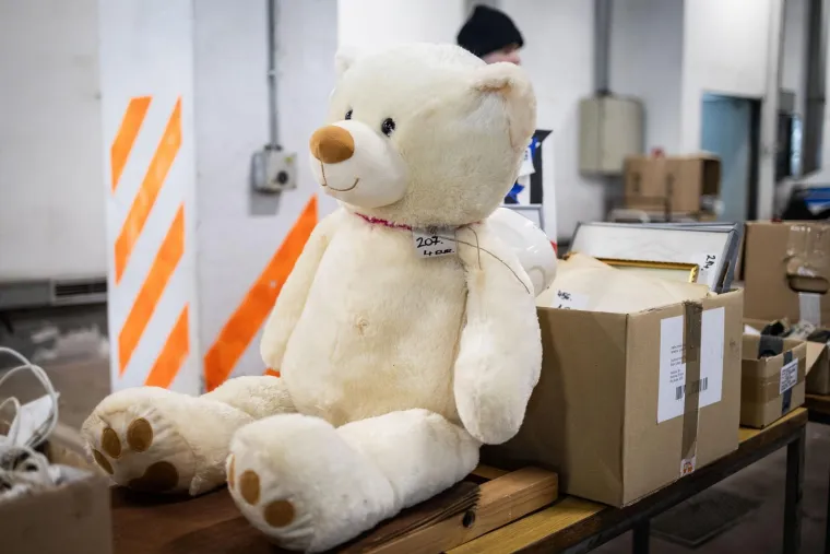 Izgubili ste ne&scaron;to? Možda je ba&scaron; ovdje, ali - prodaje se! Policija organizirala rasprodaju: Od mede do motora