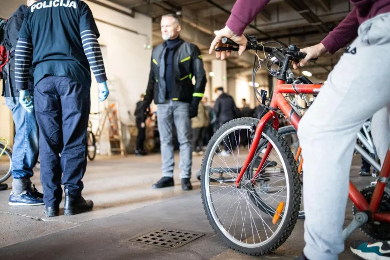 Izgubili ste ne&scaron;to? Možda je ba&scaron; ovdje, ali - prodaje se! Policija organizirala rasprodaju: Od mede do motora