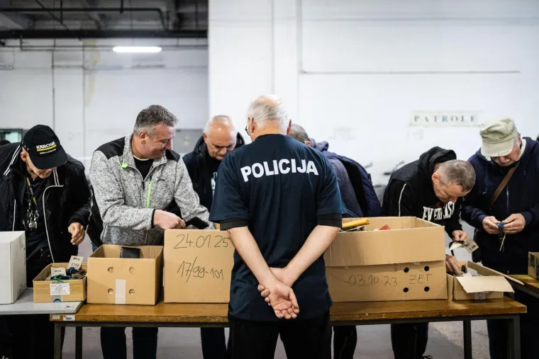 Izgubili ste ne&scaron;to? Možda je ba&scaron; ovdje, ali - prodaje se! Policija organizirala rasprodaju: Od mede do motora