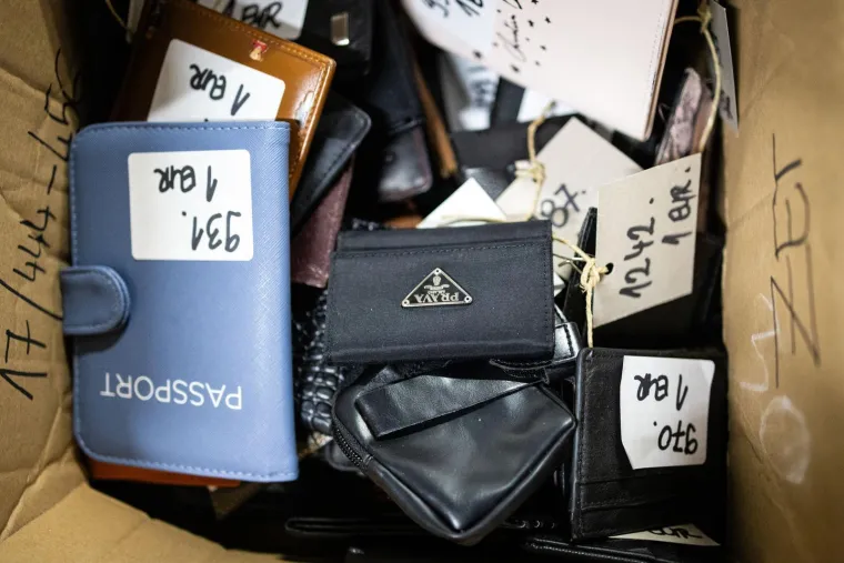 Izgubili ste ne&scaron;to? Možda je ba&scaron; ovdje, ali - prodaje se! Policija organizirala rasprodaju: Od mede do motora