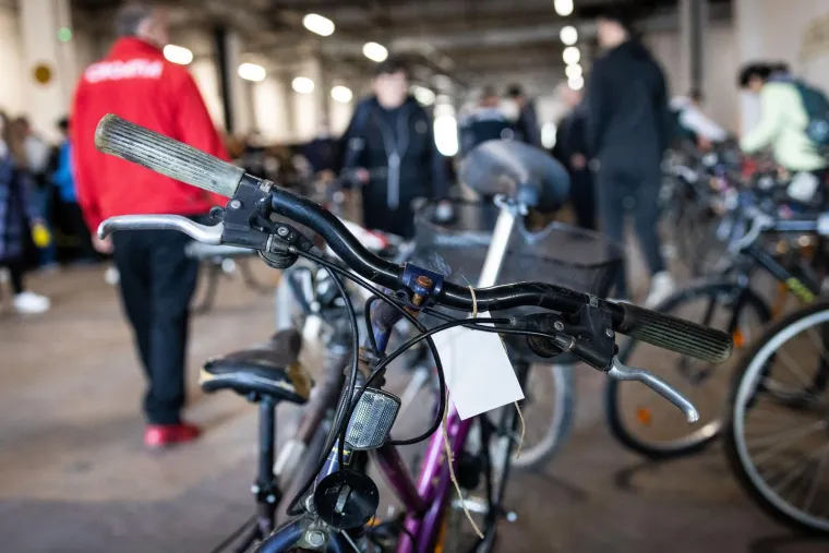 Izgubili ste ne&scaron;to? Možda je ba&scaron; ovdje, ali - prodaje se! Policija organizirala rasprodaju: Od mede do motora