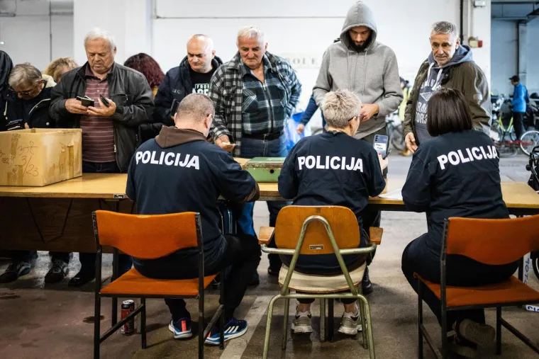 Izgubili ste ne&scaron;to? Možda je ba&scaron; ovdje, ali - prodaje se! Policija organizirala rasprodaju: Od mede do motora