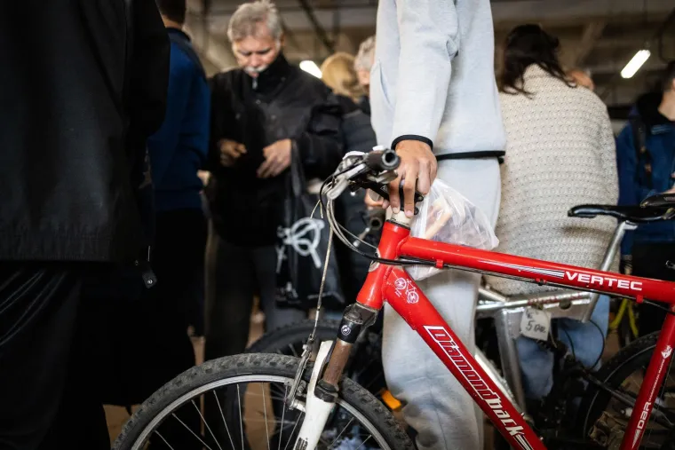 Izgubili ste ne&scaron;to? Možda je ba&scaron; ovdje, ali - prodaje se! Policija organizirala rasprodaju: Od mede do motora