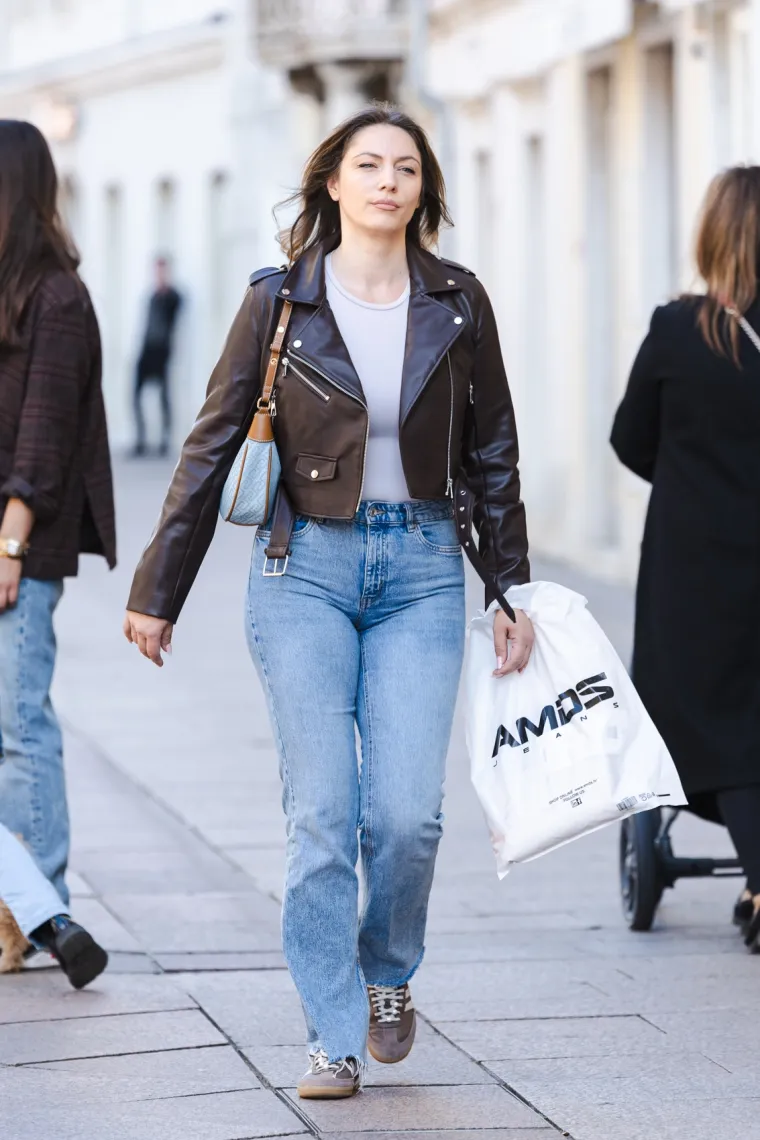 Kakve ljepotice na Korzu! Dvije crnke u kožnjacima zapalile centar grada