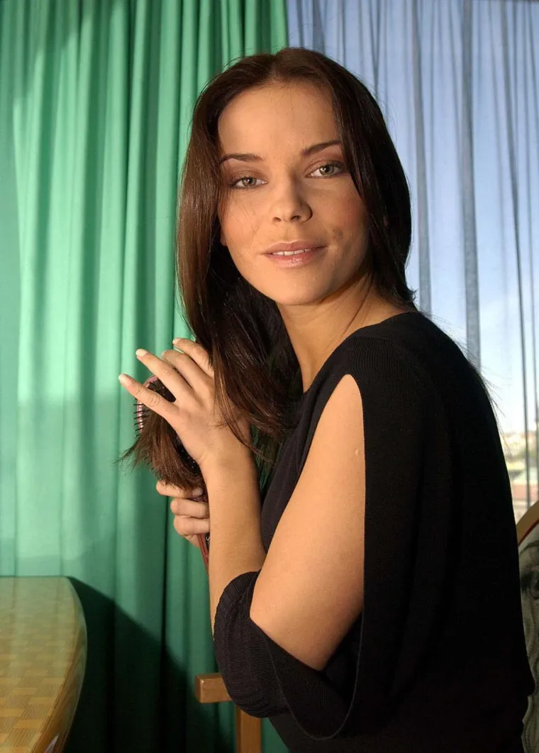 Na vrhuncu karijere nestala sa scene: Pogledajte kako je Vesna Pisarović izgledala prije 25 godina