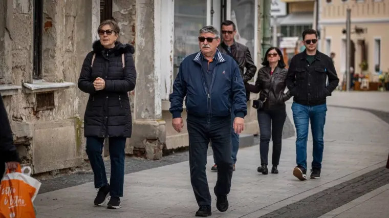 Svi su gledali samo u nju: Elegantna dama u bijelom zablistala na čakovečkoj &scaron;pici