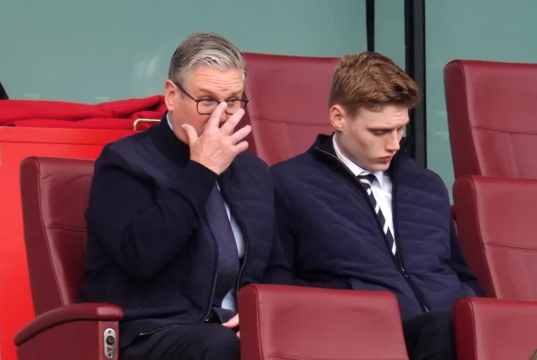 Arteta i igrači Arsenala skrivali lice od srama pred &scaron;okiranim navijačima i moćnikom