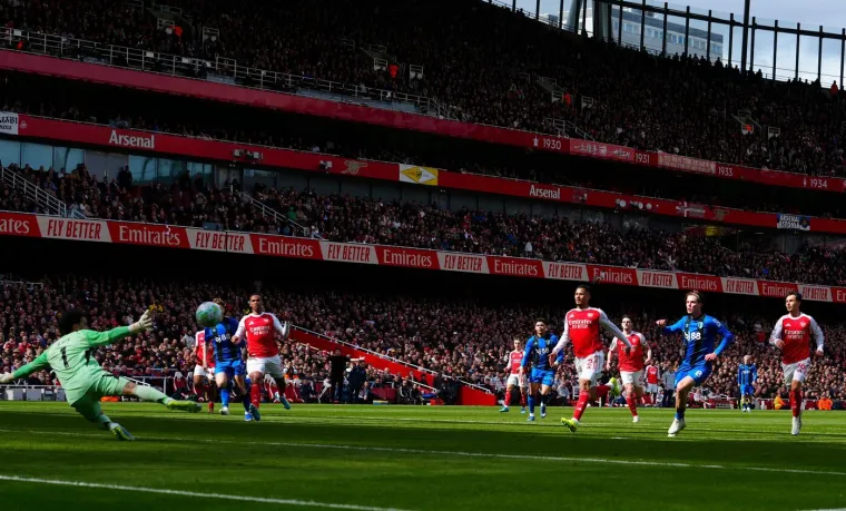 Arteta i igrači Arsenala skrivali lice od srama pred &scaron;okiranim navijačima i moćnikom