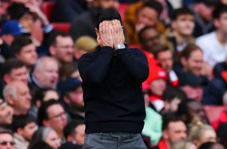 Arteta i igrači Arsenala skrivali lice od srama pred &scaron;okiranim navijačima i moćnikom