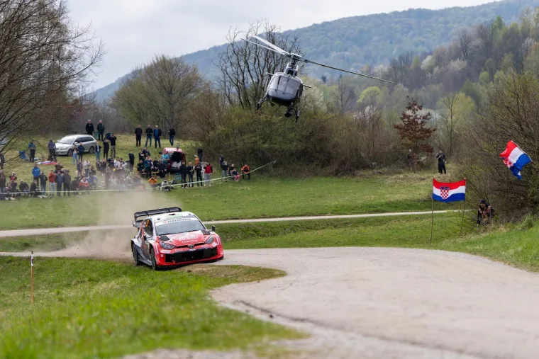 Valjda neće nitko pod auto! Na rallyju rakija, gemi&scaron;ti, čvarci, kobase i zelje, a stigli i tambura&scaron;i