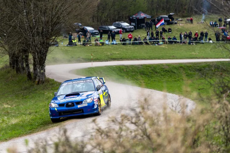 Valjda neće nitko pod auto! Na rallyju rakija, gemi&scaron;ti, čvarci, kobase i zelje, a stigli i tambura&scaron;i