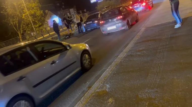 Policija nam otkrila detalje brutalnog sudara BMW-a i Tesle: Dijelovi letjeli posvuda, o&scaron;tećen i parkirani auto