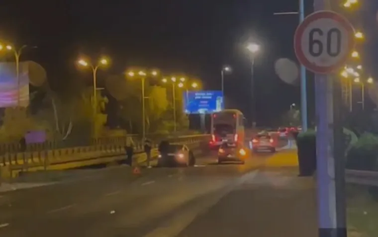 Policija nam otkrila detalje brutalnog sudara BMW-a i Tesle: Dijelovi letjeli posvuda, o&scaron;tećen i parkirani auto