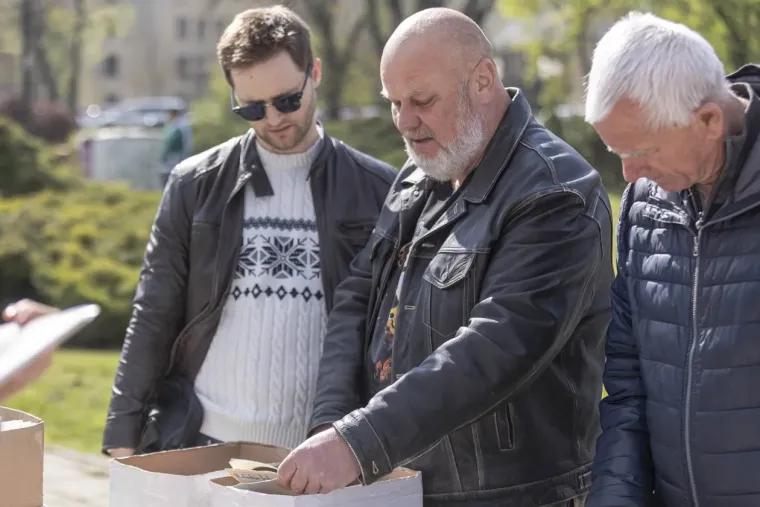 Atraktivna Slavonka u leopard suknji mamila poglede na 'buvljaku', a ni druge legice nisu podbacile