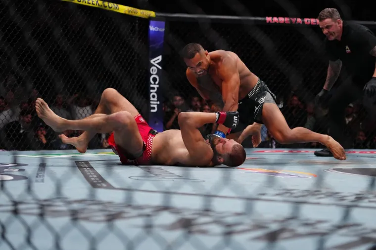 Trump usred napetosti s Iranom &scaron;okirao dolaskom na UFC: Svi gledali tko je u njegovoj loži