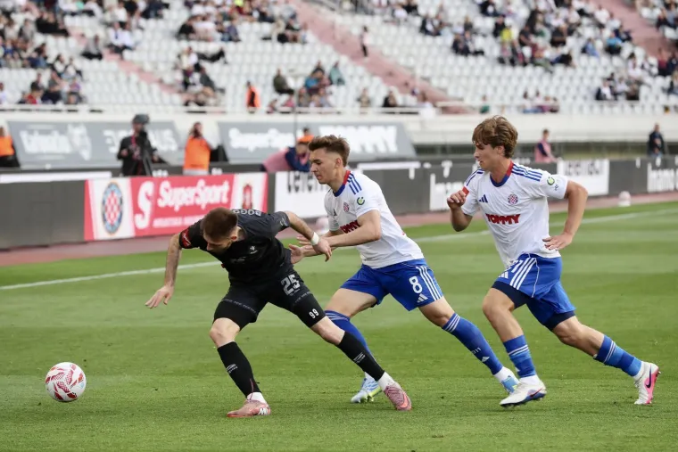 Torcida u manjem broju nego smo navikli, ali poslali su poruku koja se čuje do Francuske