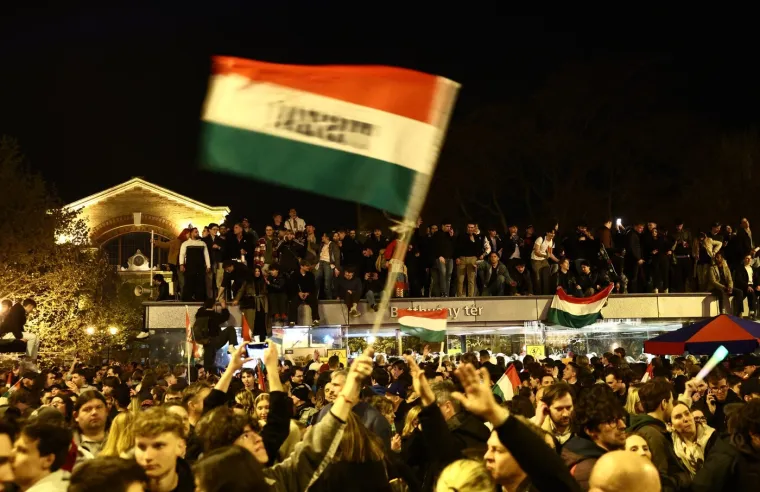 'Gotovo je': Budimpe&scaron;tom se nakon pada Orbana orila pjesma, pogledajte ove prizore!