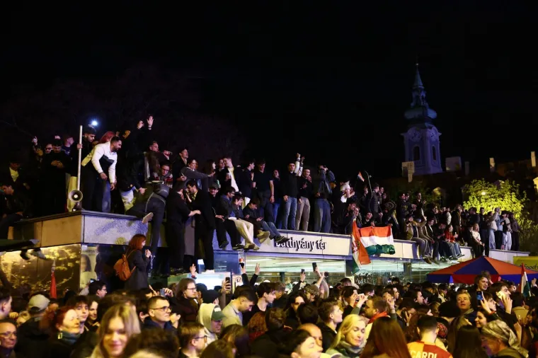 'Gotovo je': Budimpe&scaron;tom se nakon pada Orbana orila pjesma, pogledajte ove prizore!