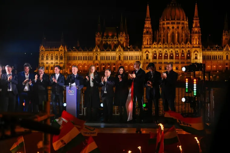 'Gotovo je': Budimpe&scaron;tom se nakon pada Orbana orila pjesma, pogledajte ove prizore!