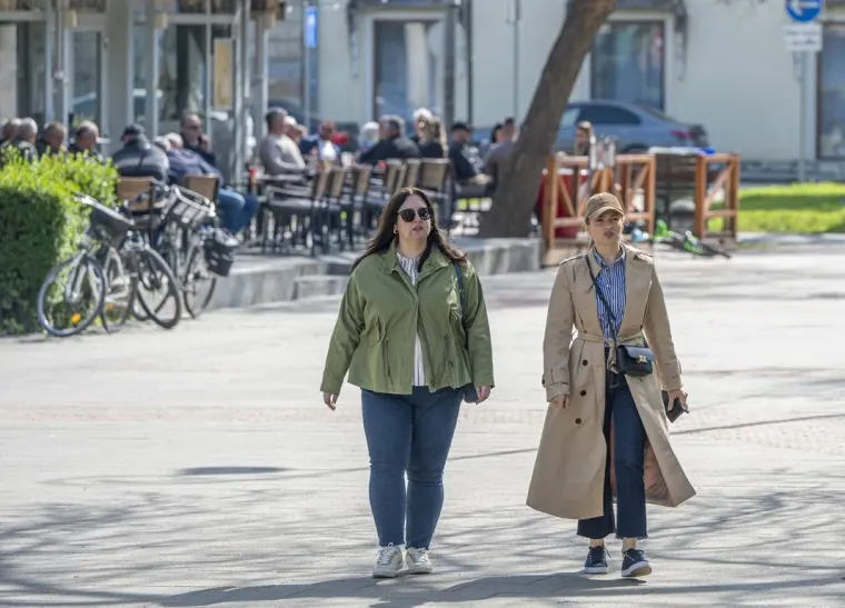 Dama u baloneru ukrala poglede na karlovačkoj &scaron;pici: Pogledajte tko se sve pro&scaron;etao gradom