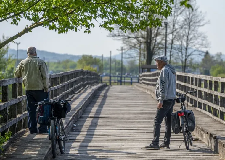 Dama u baloneru ukrala poglede na karlovačkoj &scaron;pici: Pogledajte tko se sve pro&scaron;etao gradom