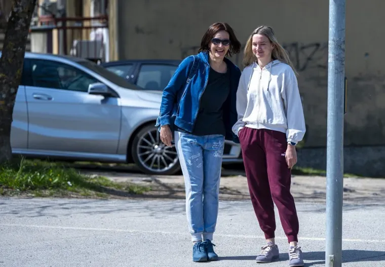 Dama u baloneru ukrala poglede na karlovačkoj &scaron;pici: Pogledajte tko se sve pro&scaron;etao gradom