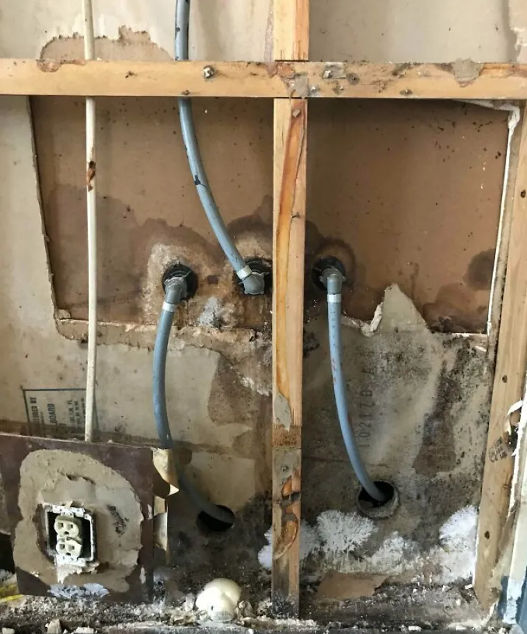 Kupili su kuće pa shvatili da su prevareni: Evo kakve &scaron;tete su im prouzrokovali kvarovi