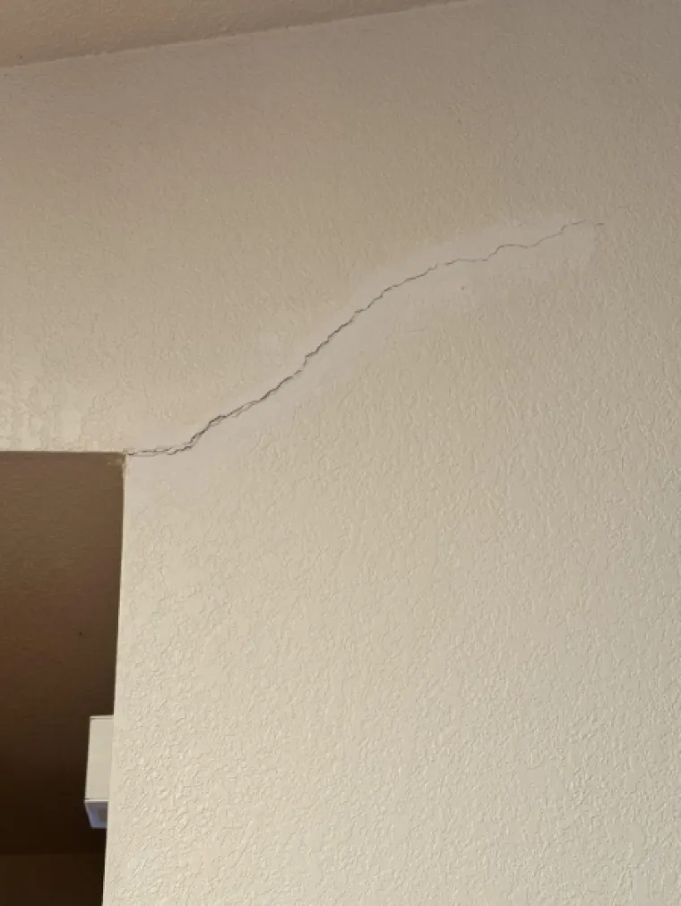 Kupili su kuće pa shvatili da su prevareni: Evo kakve &scaron;tete su im prouzrokovali kvarovi