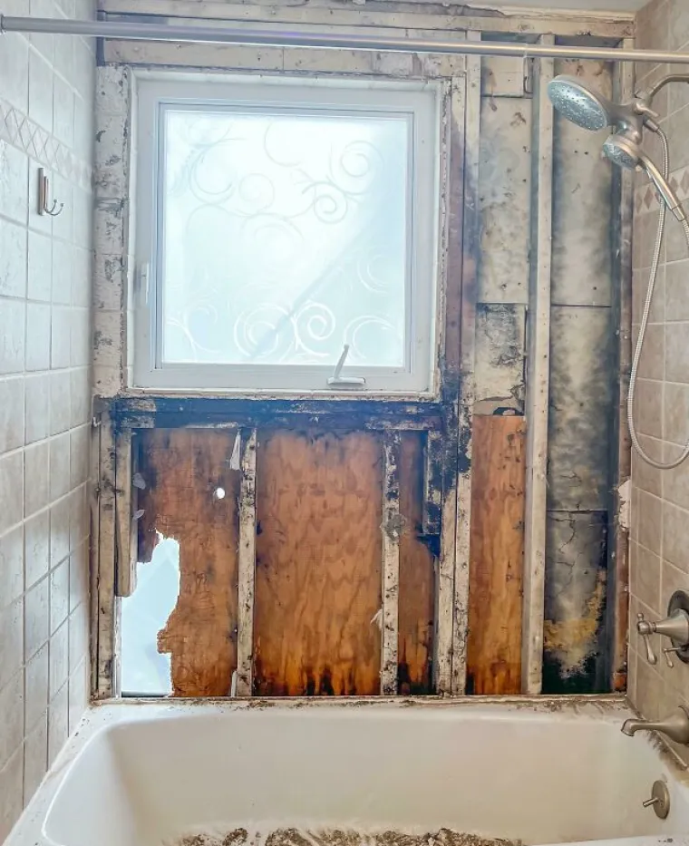 Kupili su kuće pa shvatili da su prevareni: Evo kakve &scaron;tete su im prouzrokovali kvarovi