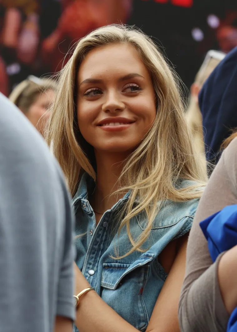 Bila sa Schumacherom, sad ljubi tenisku zvijezdu: Tko je zgodna plavu&scaron;a o kojoj bruji internet?