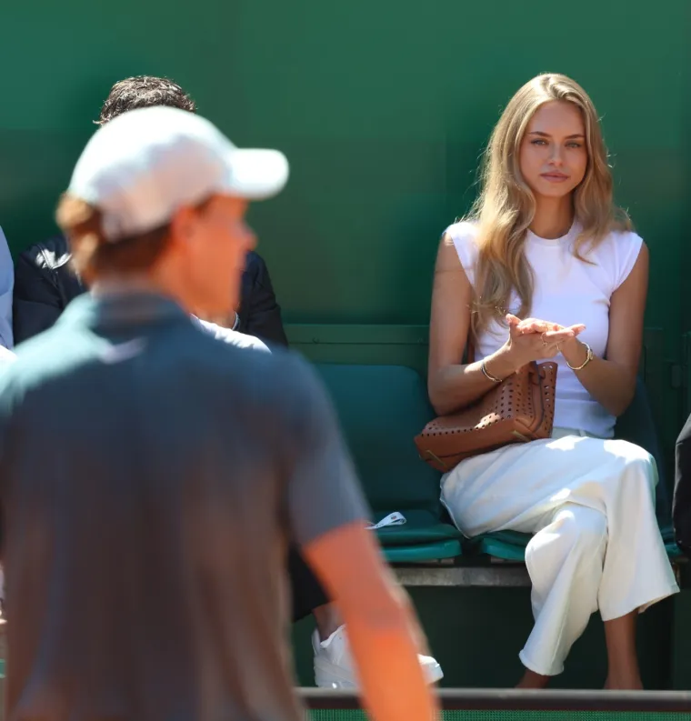 Bila sa Schumacherom, sad ljubi tenisku zvijezdu: Tko je zgodna plavu&scaron;a o kojoj bruji internet?