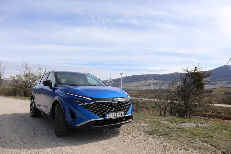 Ovaj SUV vuče kao struja, a ide na benzin: Pogledajte kako izgleda