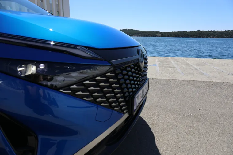 Ovaj SUV vuče kao struja, a ide na benzin: Pogledajte kako izgleda