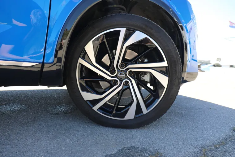 Ovaj SUV vuče kao struja, a ide na benzin: Pogledajte kako izgleda