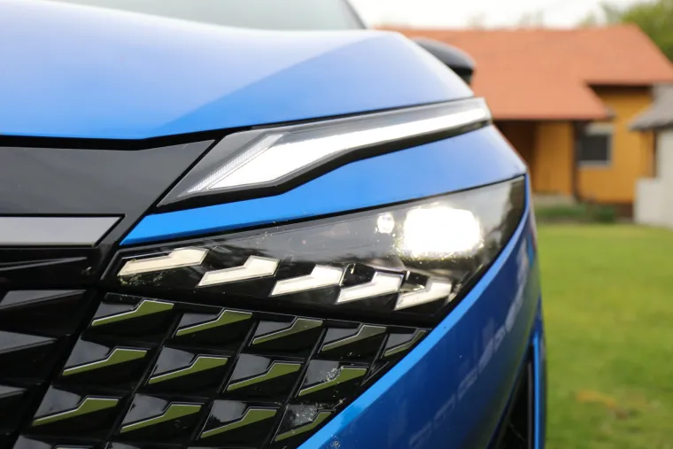 Ovaj SUV vuče kao struja, a ide na benzin: Pogledajte kako izgleda