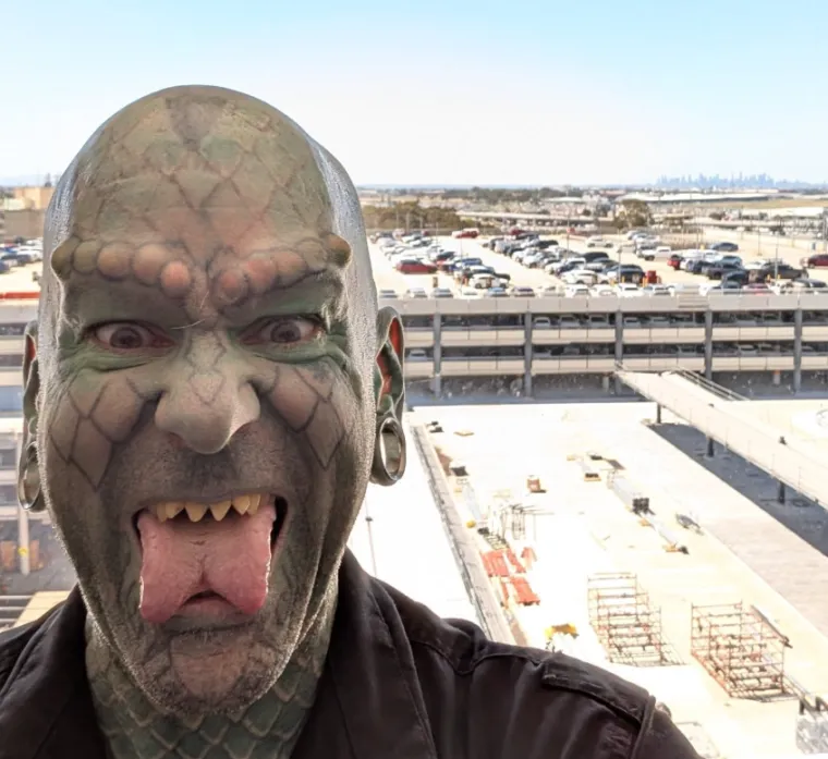 Potro&scaron;io je čitavo bogatstvo da bi izgledao kao gmaz: Iza te odluke stoji nevjerojatna priča