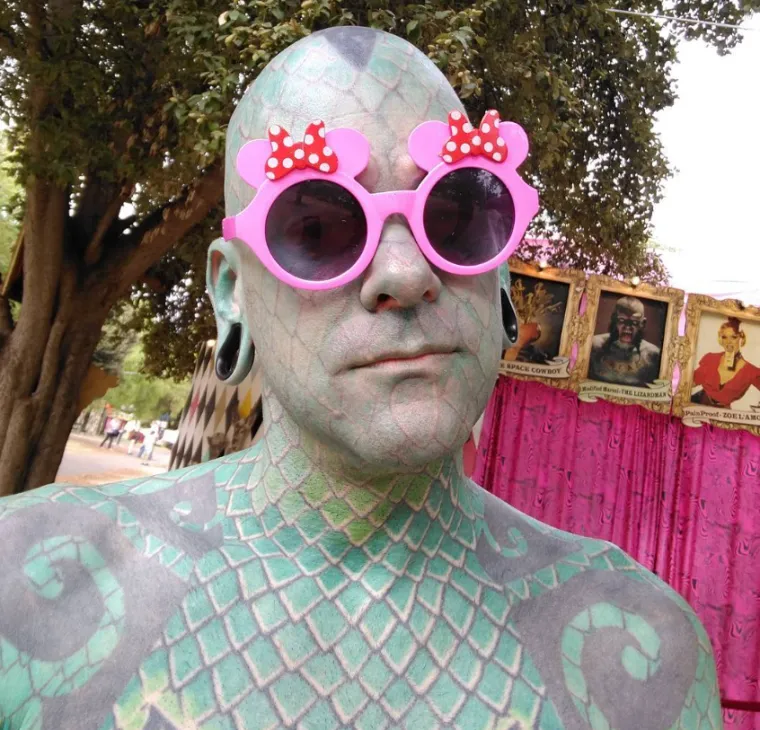 Potro&scaron;io je čitavo bogatstvo da bi izgledao kao gmaz: Iza te odluke stoji nevjerojatna priča