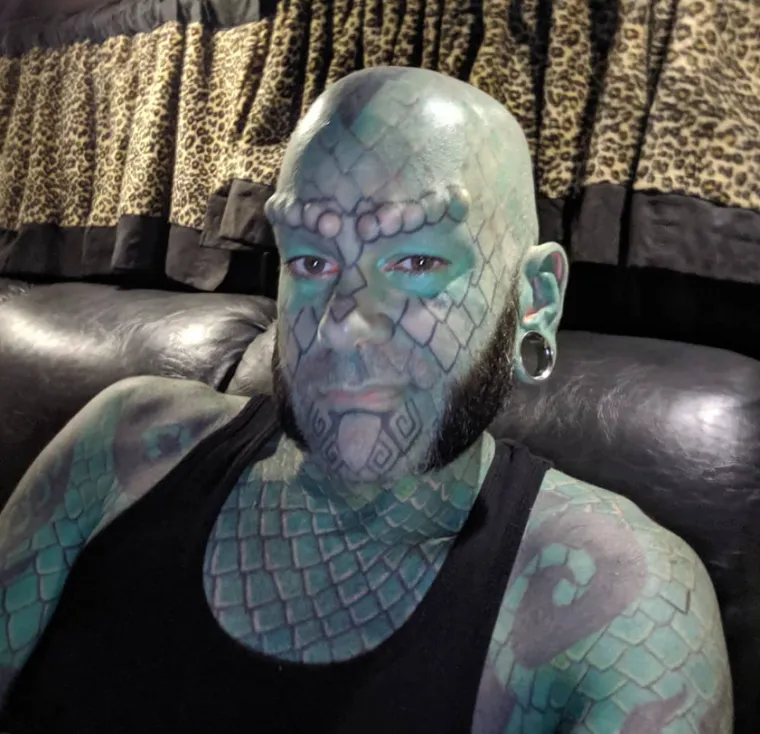 Potro&scaron;io je čitavo bogatstvo da bi izgledao kao gmaz: Iza te odluke stoji nevjerojatna priča