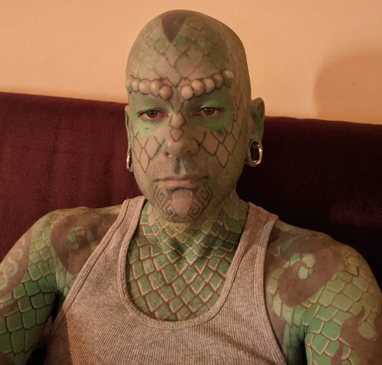 Potro&scaron;io je čitavo bogatstvo da bi izgledao kao gmaz: Iza te odluke stoji nevjerojatna priča