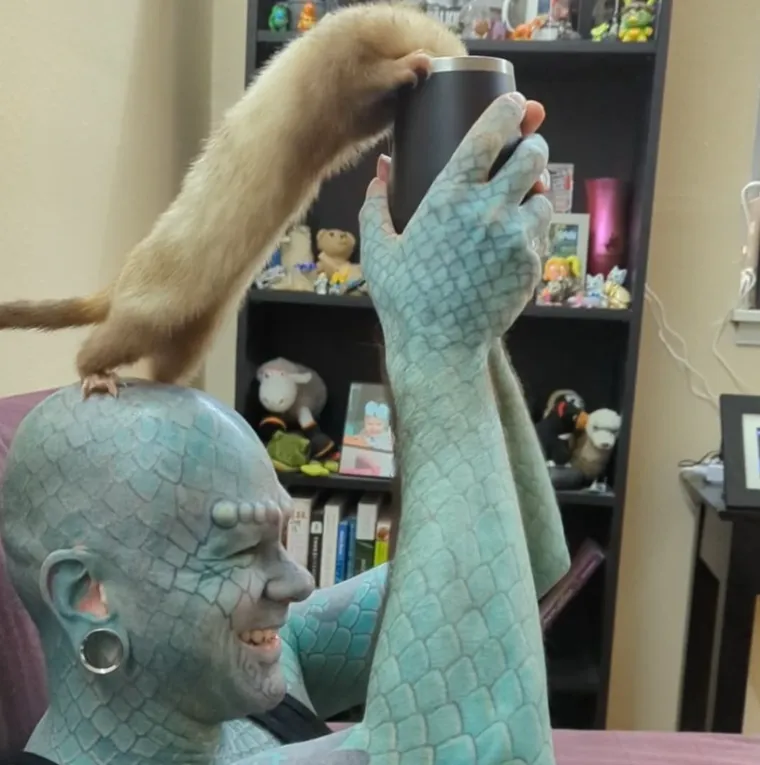 Potro&scaron;io je čitavo bogatstvo da bi izgledao kao gmaz: Iza te odluke stoji nevjerojatna priča