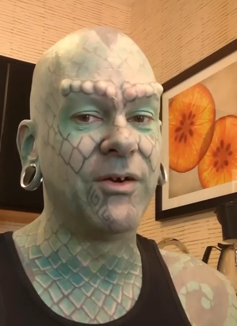 Potro&scaron;io je čitavo bogatstvo da bi izgledao kao gmaz: Iza te odluke stoji nevjerojatna priča