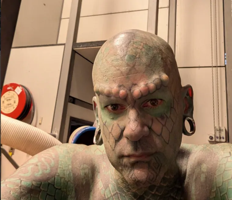 Potro&scaron;io je čitavo bogatstvo da bi izgledao kao gmaz: Iza te odluke stoji nevjerojatna priča