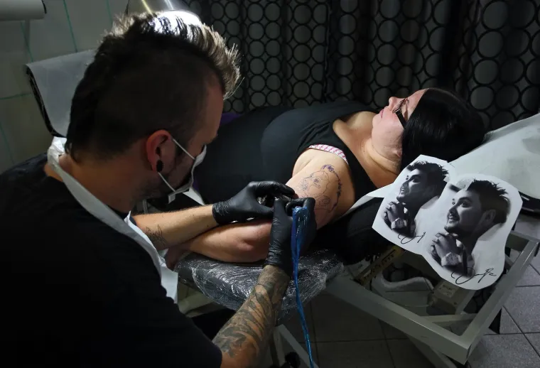 Ne, ovo nije AI: Djevojka iz Krapine &scaron;okirala Houdeka, posvetila mu ogromnu tetovažu