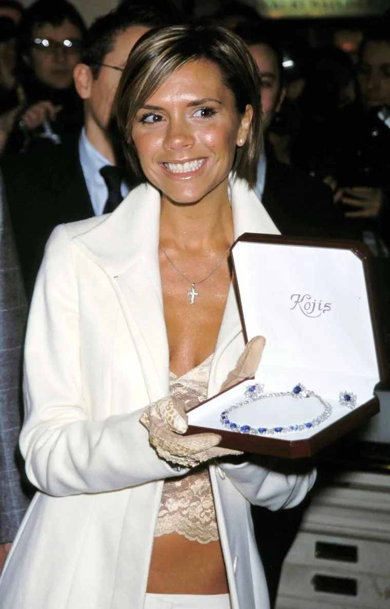 Posh spajsica, najpoznatija WAG-sica i sada modna elita: Kako se mijenjala Victoria Beckham?